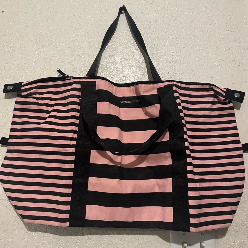 Victoria’s Secret Travel Bag